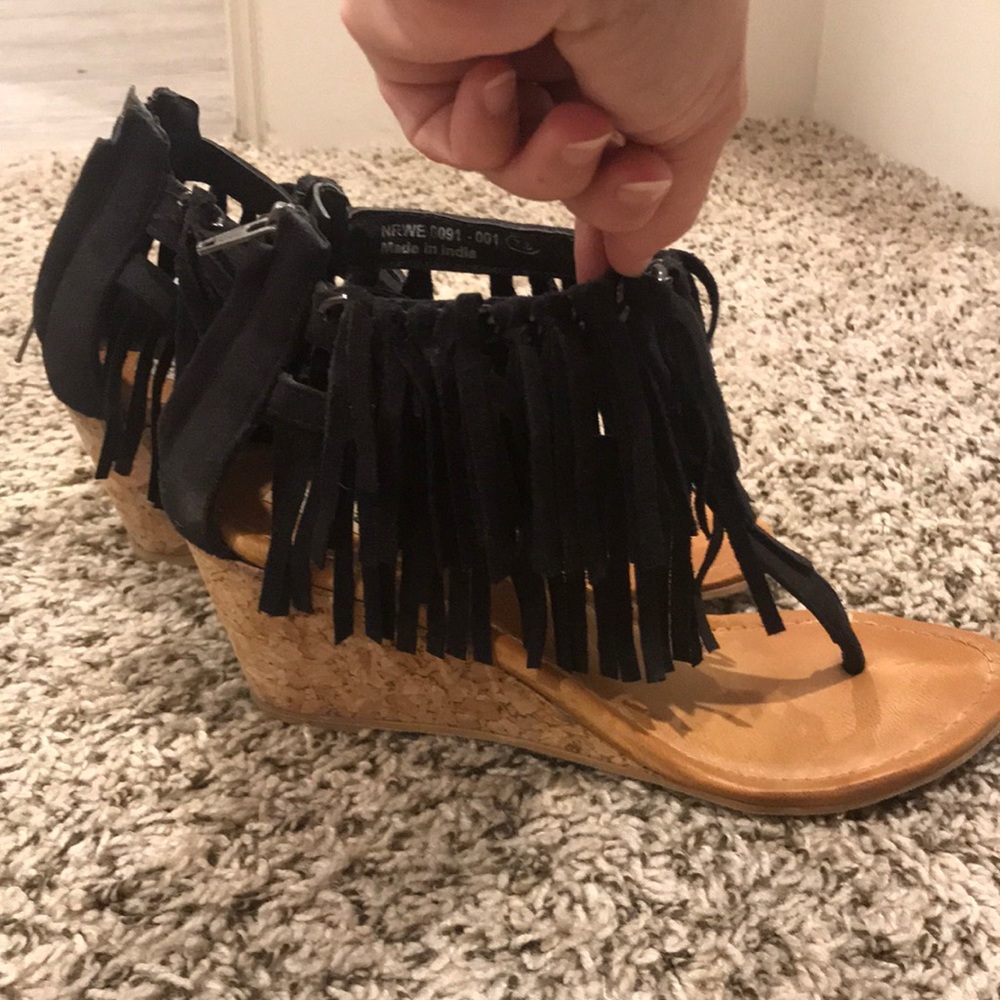 Black wedge fringe sandals